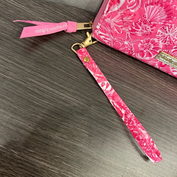 Simply Southern Seashell Starfish Pink and White Quilted Wallet Wristlet - Picture 5 of 9